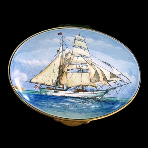 Staffordshire Enamels Other - Staffordshire Enamels Pill Box